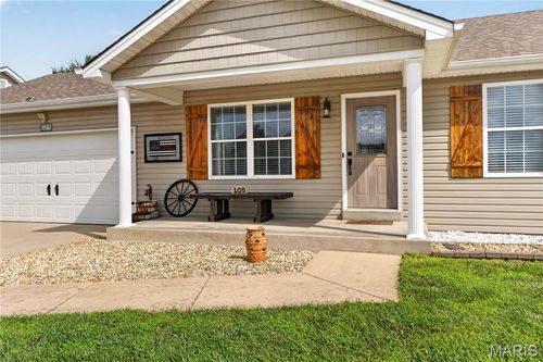 105 Trotters Creek Ln, Wright City, MO, 63390-3737 | Card Image