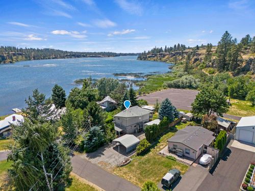 19124 W Bunker Rd, Cheney, WA, 99004-9786 | Card Image