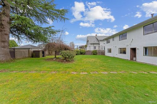 5571 Claude Ave, Burnaby, BC, V5E2M7 | Card Image