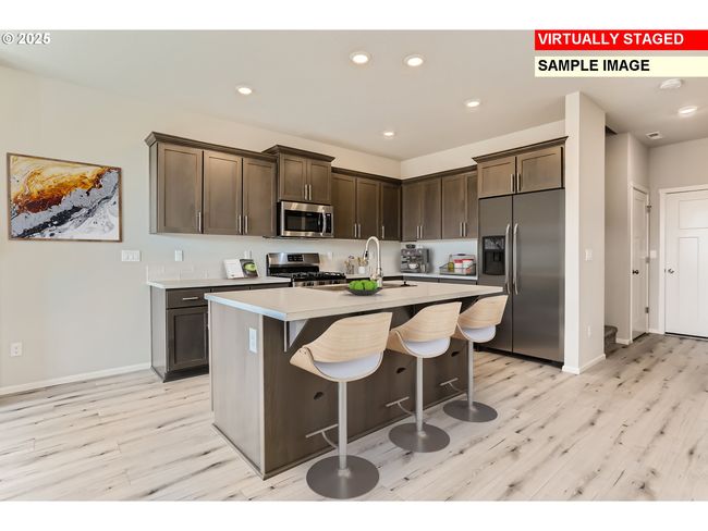 734 Pickering Ln, House other with 3 bedrooms, 3 bathrooms and 2 parking in Woodburn OR | Image 6