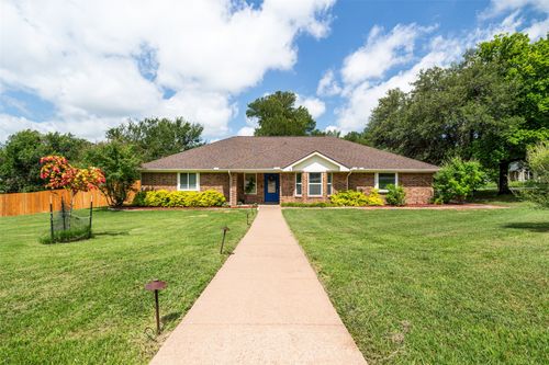 102 Juniper Ct, Hudson Oaks, TX, 76087-8353 | Card Image