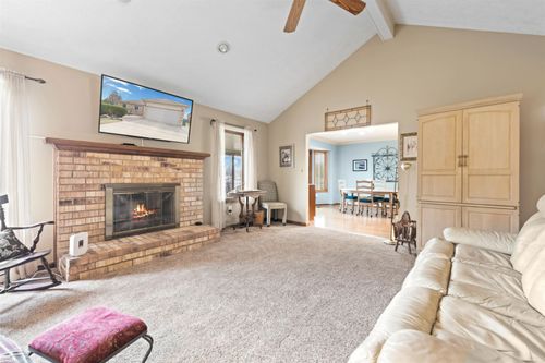 15300 Crestwood Dr, Macomb, MI, 48044-1910 | Card Image