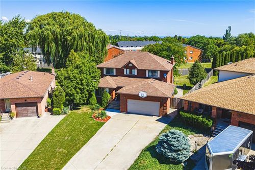 47 Trenholme Cres, Hamilton, ON, L8W2L4 | Card Image