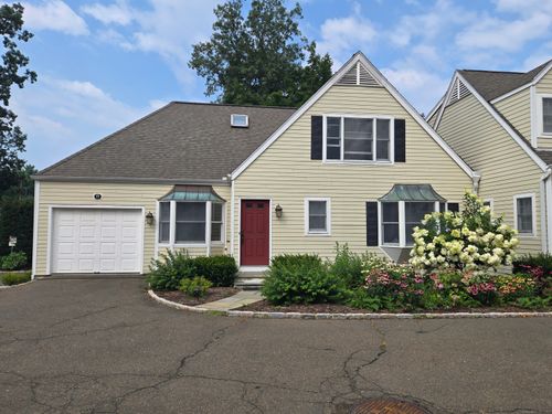 77-77 Forest St, New Canaan, CT, 06840-4704 | Card Image