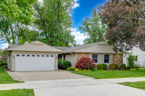 955 Bernard Dr, Buffalo Grove, IL, 60089-3201 | Card Image