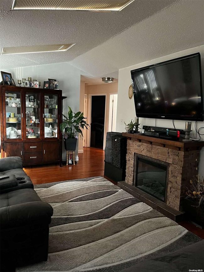 2nd Floor Living Room | Image 26