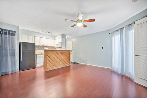 i304-2314 Bamboo Dr, Arlington, TX, 76006-5948 | Card Image