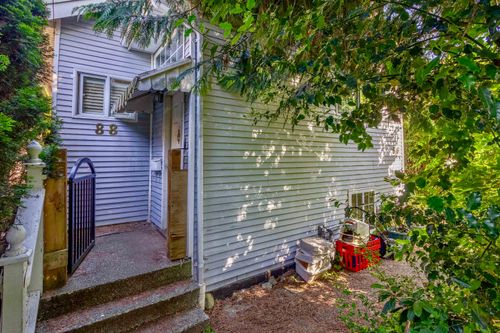 88 Fell Avenue, Burnaby, BC, V5B3Y2 | Card Image