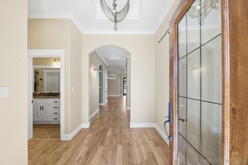 8402 S Nogales Ave W, Tulsa, OK, 74132-5500 | Card Image