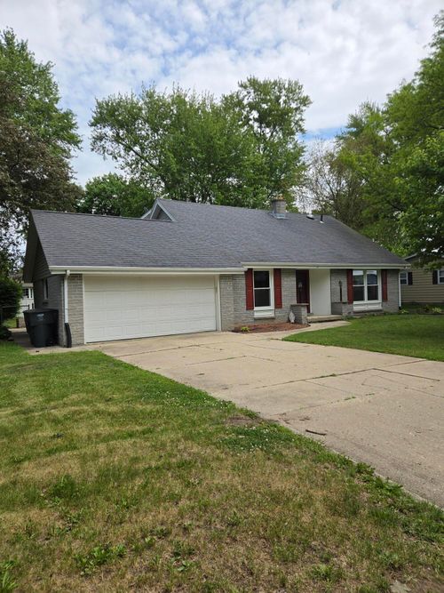 447 S Woodland Dr, WHITEWATER, WI, 53190-1529 | Card Image