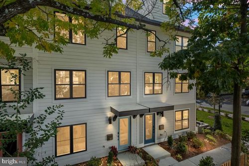 911 N Irving St, ARLINGTON, VA, 22201-2201 | Card Image