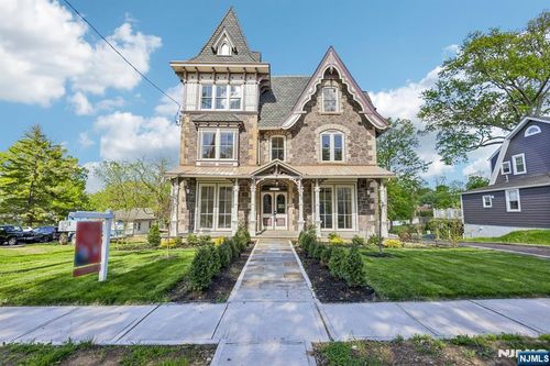 49 Park Ave, Madison, NJ, 07940-1517 | Card Image