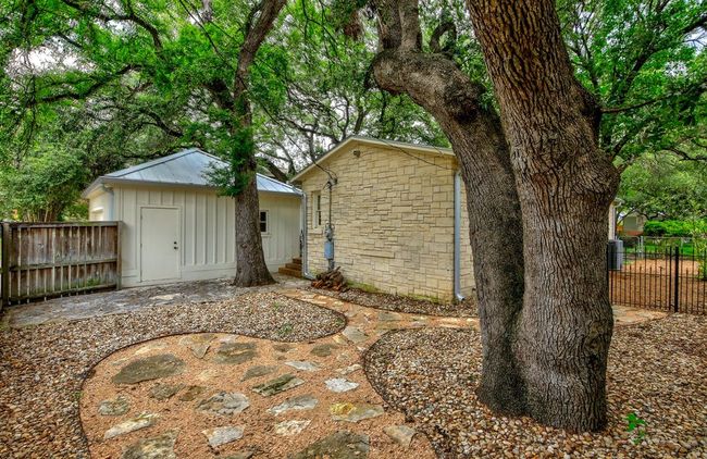 2908 Glenview Ave, House other with 3 bedrooms, 2 bathrooms and 2 parking in Austin TX | Image 27