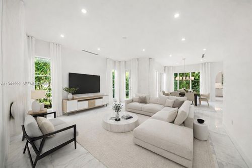 311-315 Santander Ave, Coral Gables, FL, 33134-6721 | Card Image