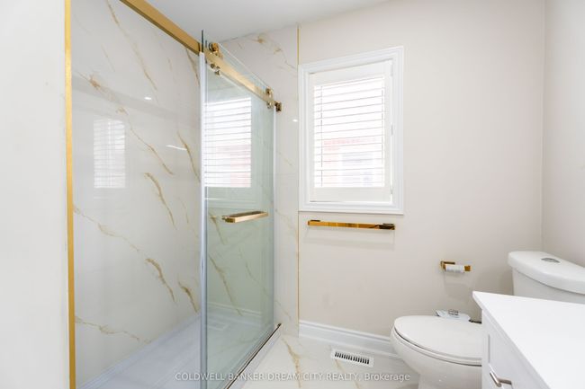32 Charger Lane, House other with 8 bedrooms, 4 bathrooms and 2 parking in Brampton ON | Image 28