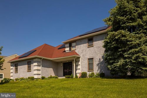 825 Cliff Rd, BENSALEM, PA, 19020-4049 | Card Image