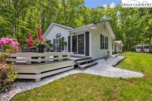 162 Candle St, West Jefferson, NC, 28694-7392 | Card Image