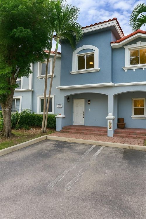 11651-11651 Ne 18th Dr, North Miami, FL, 33181-3201 | Card Image