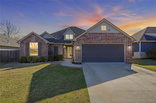 5421 Skylane Dr, Sand Springs, OK, 74063-3228 | Card Image