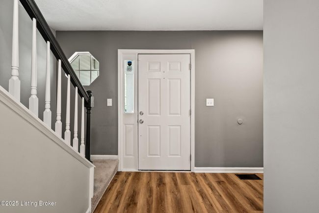 10707 Hickory Cove Ct, House other with 3 bedrooms, 4 bathrooms and null parking in Louisville KY | Image 6