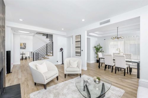 106-5923 Etiwanda Ave, Tarzana, CA, 91356 | Card Image