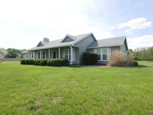 25029 Dehoff Dr, Tonganoxie, KS, 66086-3248 | Card Image
