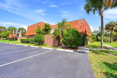 8337 N Coral Cir, North Lauderdale, FL, 33068-4141 | Card Image