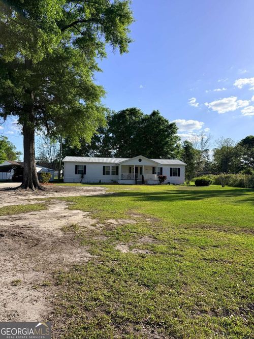 140 Crosby St, Surrency, GA, 31563-2163 | Card Image