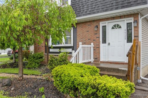 4928 Richmond Ave, Buffalo, NY, 14219-2622 | Card Image