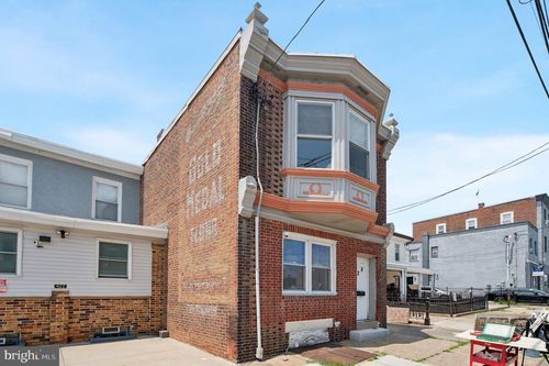424 N 64th St, PHILADELPHIA, PA, 19151-4053 | Card Image