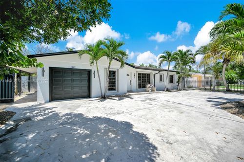 10845 Sw 152nd Ter, Miami, FL, 33157-1356 | Card Image