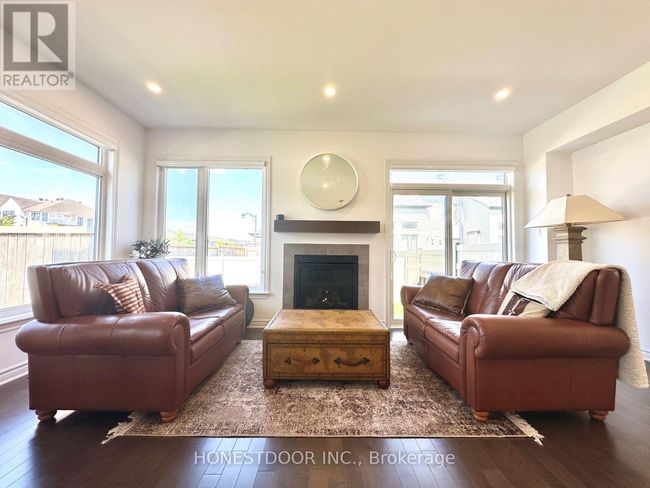 665 Cordelette Cir, Townhouse with 3 bedrooms, 3 bathrooms and 4 parking in Orleans ON | Image 10