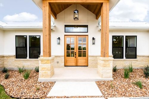 456 Rio Azul Dr, Pipe Creek, TX, 78063 | Card Image