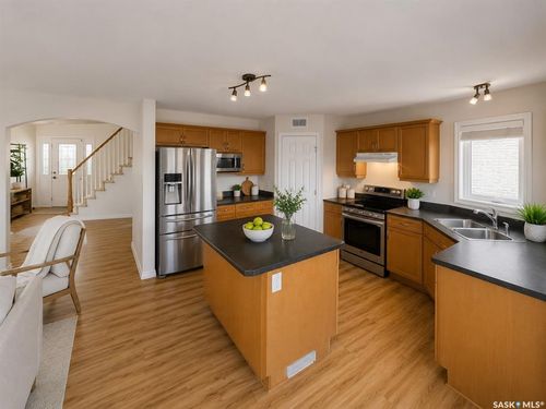 330 Blackstock Cove, Saskatoon, SK, S7T0H3 | Card Image