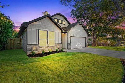 View of front of house with a lawn | Image 2