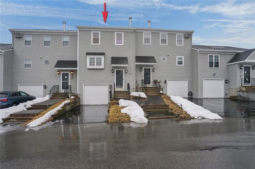 apt-32-565 Quaker Ln, West Warwick, RI, 02893-2160 | Card Image