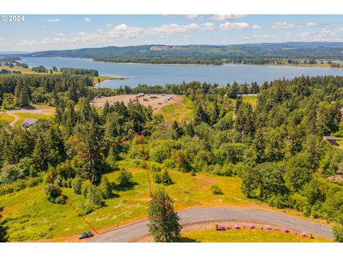 300 Daves View Dr, Kalama, WA, 98625-9534 | Card Image