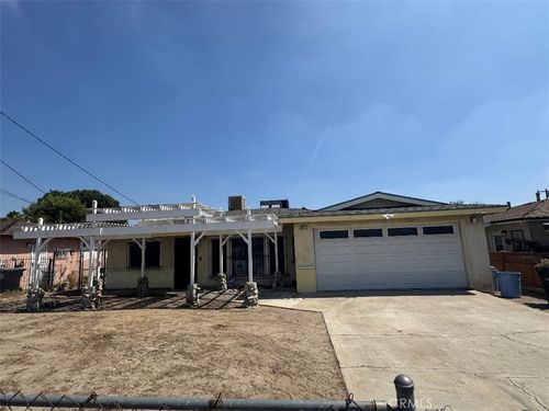 9871 Magnolia St, Bloomington, CA, 92316-1813 | Card Image