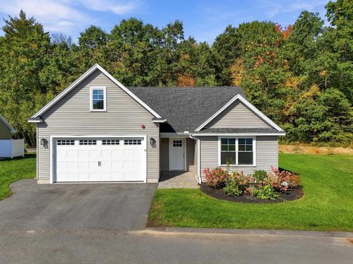 23 Liberty Lantern Ln, Fremont, NH, 03044-3522 | Card Image