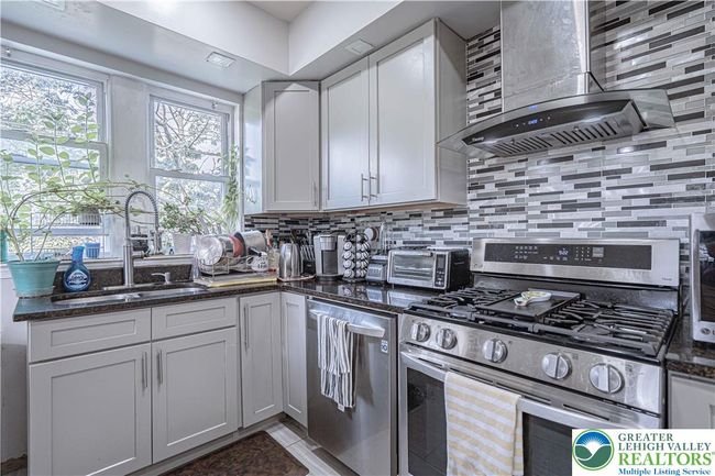 754 W Cumberland St, Townhouse with 3 bedrooms, 2 bathrooms and null parking in Allentown PA | Image 11