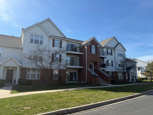 unit-203-680 Mill Cir, Wheeling, IL, 60090-4205 | Card Image