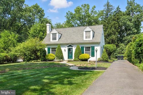 615 Chestnut St, COLLEGEVILLE, PA, 19426-2557 | Card Image