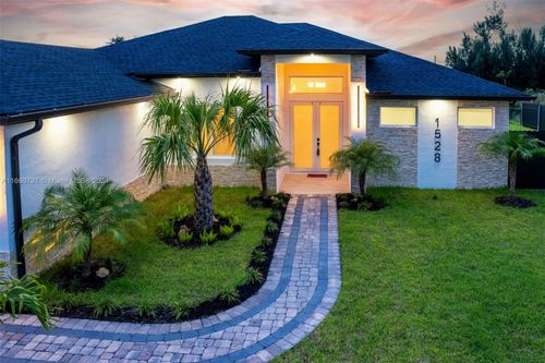 1528 Sw 15th Ave, Cape Coral, FL, 33991-3923 | Card Image