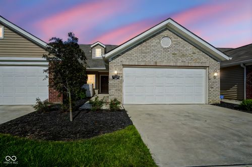 unit-101-11438 Stones Ct, Fishers, IN, 46037-7645 | Card Image