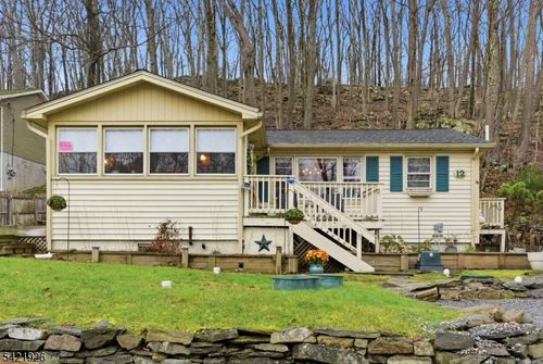 12 Cliffside Ter, Sussex, NJ, 07461-4807 | Card Image