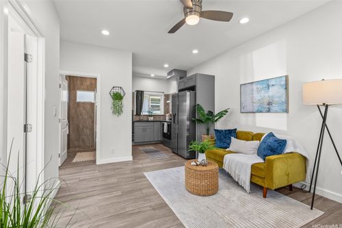 apt-e-642 N Vineyard Blvd, Honolulu, HI, 96817-3832 | Card Image