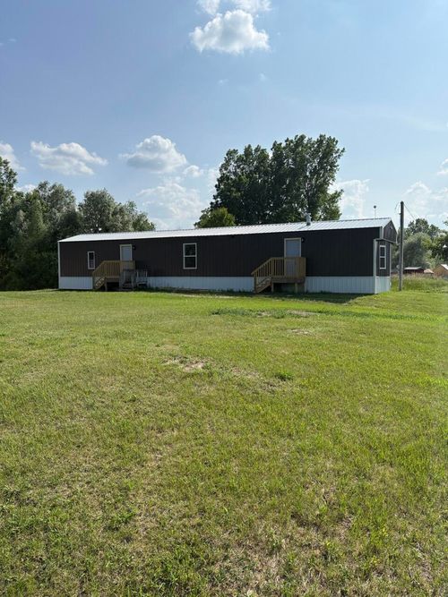 2835 E Sessions Rd, Sheridan, MI, 48884-9614 | Card Image
