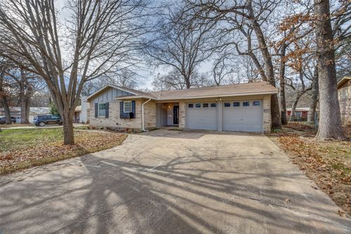 2923 W Day St, Denison, TX, 75020-4030 | Card Image