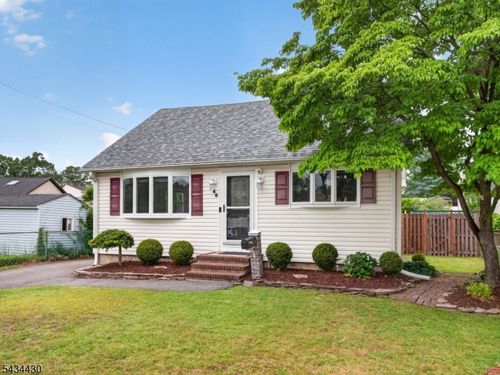246 Hickory St, Township Of Washington, NJ, 07676-5027 | Card Image
