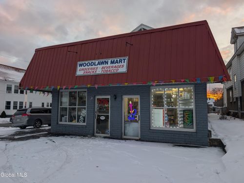 1726 State St, Schenectady, NY, 12304-1734 | Card Image